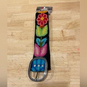 Fashion tidbits wool embroidered belt one size
40” length 2” wide 100% wool